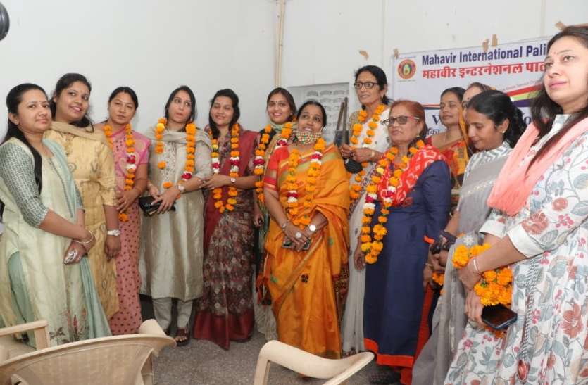 महिला शक्ति का किया गठन महिला शक्ति का किया गठन