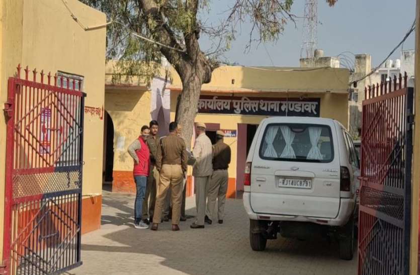 दौसा में रिश्वत प्रकरणों पर नहीं अंकुश, बेखौफ हुए अधिकारी, एसपी की चेतावनी: कान खोलकर सुन लें जिले के अधिकारी-कर्मचारी.... दौसा में रिश्वत प्रकरणों पर नहीं अंकुश, बेखौफ हुए अधिकारी, एसपी की चेतावनी: कान खोलकर सुन लें जिले के अधिकारी-कर्मचारी....