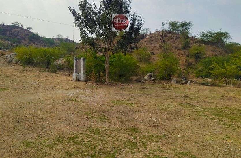 भूला के लीलूड़ी-बड़ली में शहीद स्मारक बनाने को लेकर मुखर हुए लोग भूला के लीलूड़ी-बड़ली में शहीद स्मारक बनाने को लेकर मुखर हुए लोग