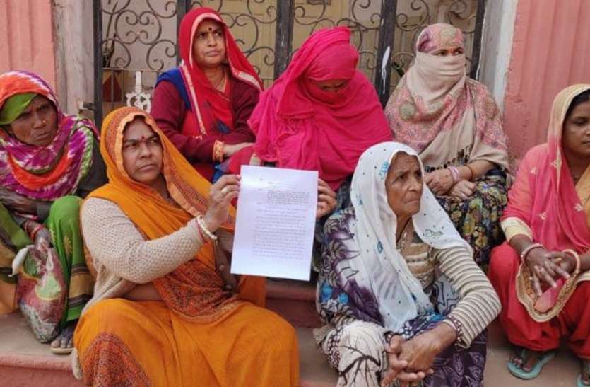 पानी न आने की शिकायत पर कलेक्टर ने मांगी हाउस टैक्स की रसीद पानी न आने की शिकायत पर कलेक्टर ने मांगी हाउस टैक्स की रसीद
