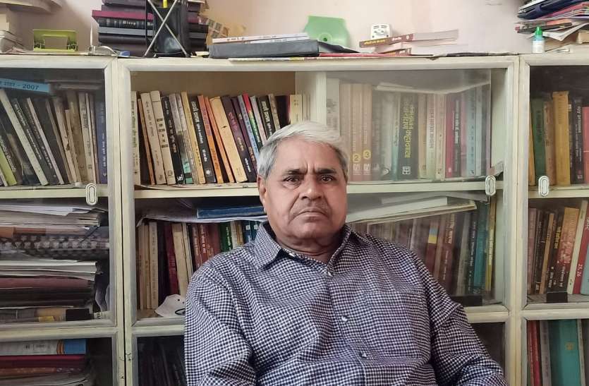 पुलिस अफसर की लिखित डांग की कहानी पढ़ेंगे कॉलेज विद्यार्थी पुलिस अफसर की लिखित डांग की कहानी पढ़ेंगे कॉलेज विद्यार्थी
