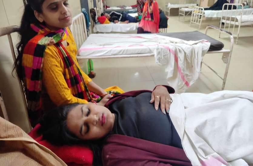 जीप ने खाई तीन पलटी, एक मरा, पांच घायल जीप ने खाई तीन पलटी, एक मरा, पांच घायल