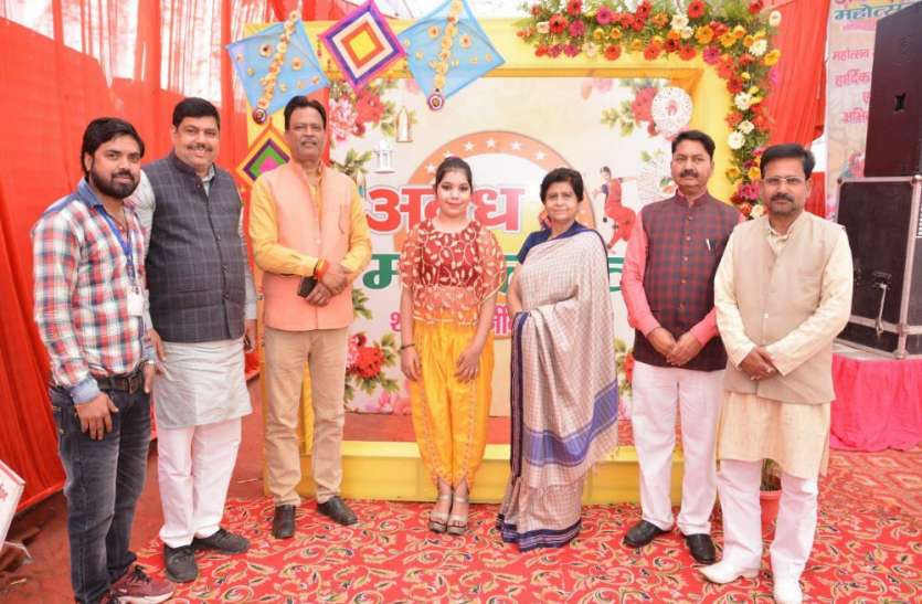 कान्तिलाल के भजनों व अनुराग के गीतों संग बाॅलीवुड डांस की धूम रही कान्तिलाल के भजनों व अनुराग के गीतों संग बाॅलीवुड डांस की धूम रही