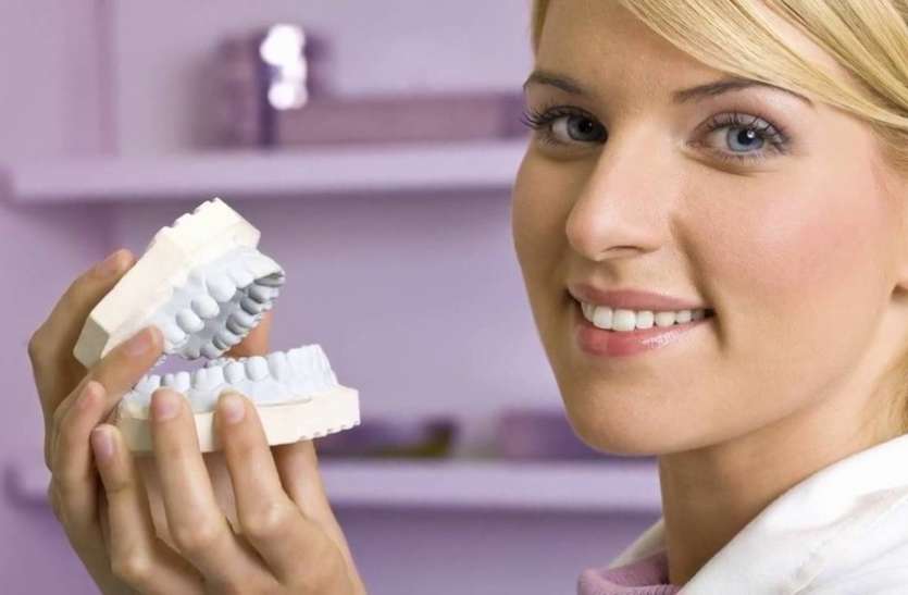 dental_implant.jpg केवल 2 घंटे में लग जाता है नया दांत, बाद में बरतनी होती हैं ये सावधानियां