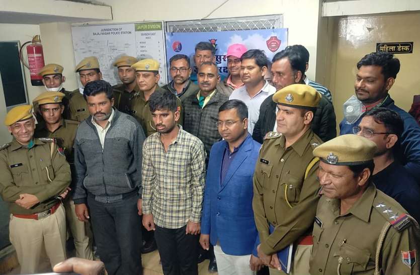 हिस्ट्रीशीटर ने साथियों के साथ मंदिर में डाली थी डकैती हिस्ट्रीशीटर ने साथियों के साथ मंदिर में डाली थी डकैती