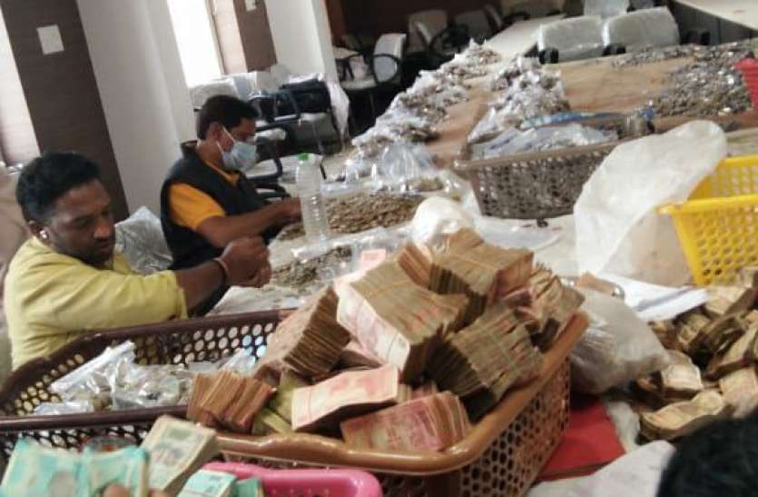 kh.jpg अब तक 66 लाख 21 हजार रुपए निकला दान, आज होगी नोटों की गिनती