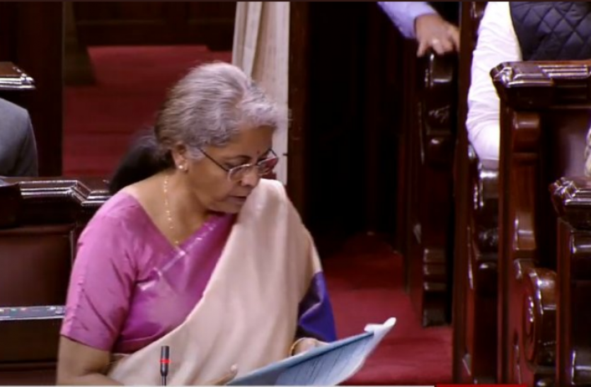 nirmala sitaraman निर्मला सीतारमण बोलीं - जोखिम और सुधारों वाला है इस साल का बजट, विपक्ष के आरोपों को किया खारिज