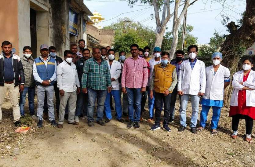 लैब टेक्नीशियन ने मांगों को लेकर सौंपा ज्ञापन लैब टेक्नीशियन ने मांगों को लेकर सौंपा ज्ञापन