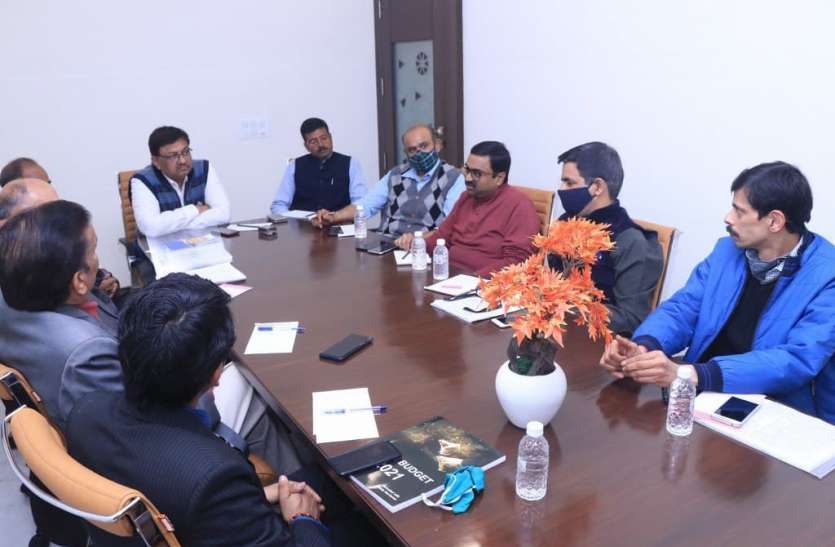 50 लाख का माल खरीदने पर एक फीसदी टीसीएस काटना व्यापारी पर बढ़ाएगा अनावश्यक बोझ 50 लाख का माल खरीदने पर एक फीसदी टीसीएस काटना व्यापारी पर बढ़ाएगा अनावश्यक बोझ