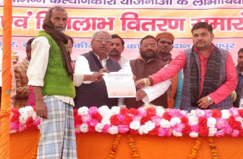 श्रम और सेवायोजन की योजनाओं का मंत्री ने किया बखान, कहा- अटल आवासीय विद्यालय में पढ़ेंगे श्रमिकों के बच्चे श्रम और सेवायोजन की योजनाओं का मंत्री ने किया बखान, कहा- अटल आवासीय विद्यालय में पढ़ेंगे श्रमिकों के बच्चे