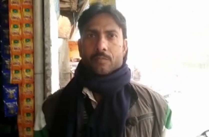 पुलिस चौकी के सामने चोरों ने दुकान का तोड़ा ताला, पुलिस गस्त की खुली पोल पुलिस चौकी के सामने चोरों ने दुकान का तोड़ा ताला, पुलिस गस्त की खुली पोल