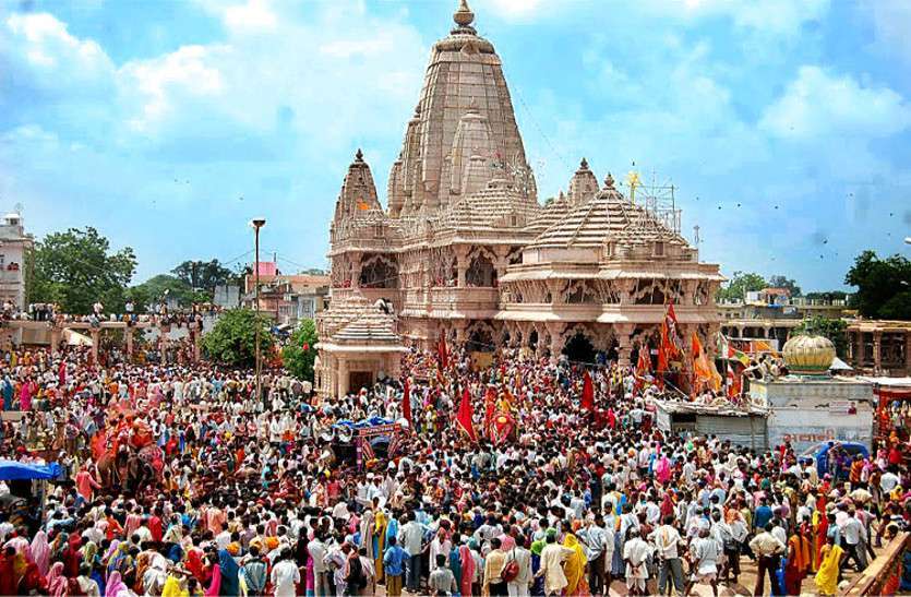 Shri Sanwaliya Seth temple मंदिर के पट खुलते ही दान पेटी में मिले करोड़ों रूपए, 2 दिन से गिन रहे हैं लोग
