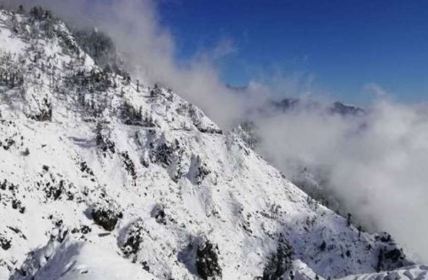 Weather Update Weather Forecast: उत्तराखंड में एक बार फिर बारिश और बर्फबारी का अलर्ट, दिल्ली में छाया रहेगा कोहरा