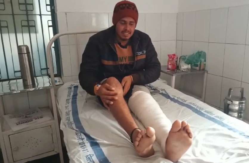 bijnor.jpg थाने में थर्ड डिग्री टॉर्चर देकर तोड़ा बेकसूर युवक का पैर, दरोगा समेत तीन पुलिसकर्मी सस्पेंड