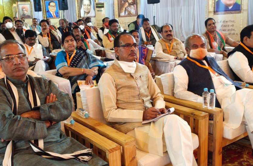 cm.jpg भाजपा के प्रशिक्षण शिविर के दूसरे दिन भी विधायकों को मिली टिप्स