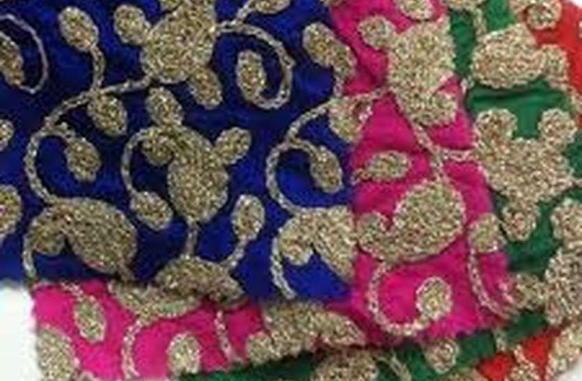 surat textile market कोरोना से उबरे तो किसान आंदोलन में उलझे surat textile market कोरोना से उबरे तो किसान आंदोलन में उलझे