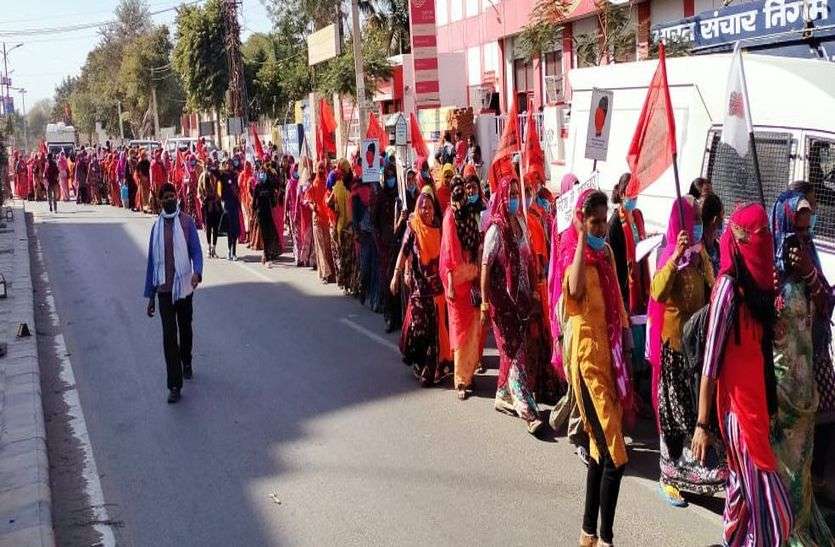 न्यूनतम व मनरेगा मजदूरी छह सौ रुपए प्रतिदिन मिले न्यूनतम व मनरेगा मजदूरी छह सौ रुपए प्रतिदिन मिले