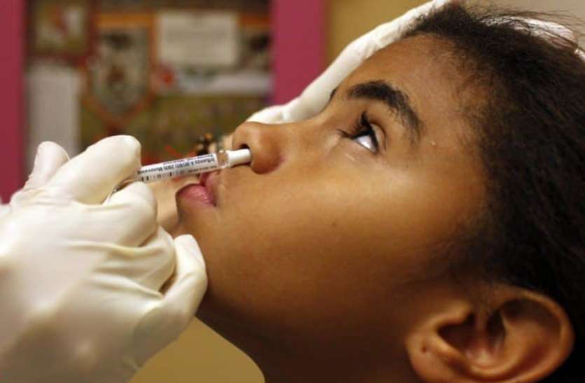 vaccination.jpg इंजेक्शन नहीं, अब सीधे नाक से दी जाएगी कोरोना वैक्सीन, वैज्ञानिक बोले- यह ज्यादा असरकारक