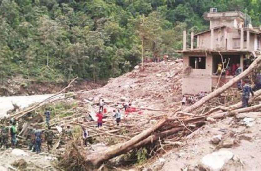 landslide.jpg Indonesia: भारी बारिश के बाद कई जगहों पर भूस्खलन, अब तक 10 लोगों की मौत, 9 लापता
