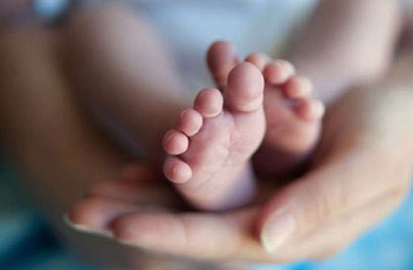 मां... मैं कचरा नहीं थी जो फेंककर लावारिस बना दिया मां... मैं कचरा नहीं थी जो फेंककर लावारिस बना दिया