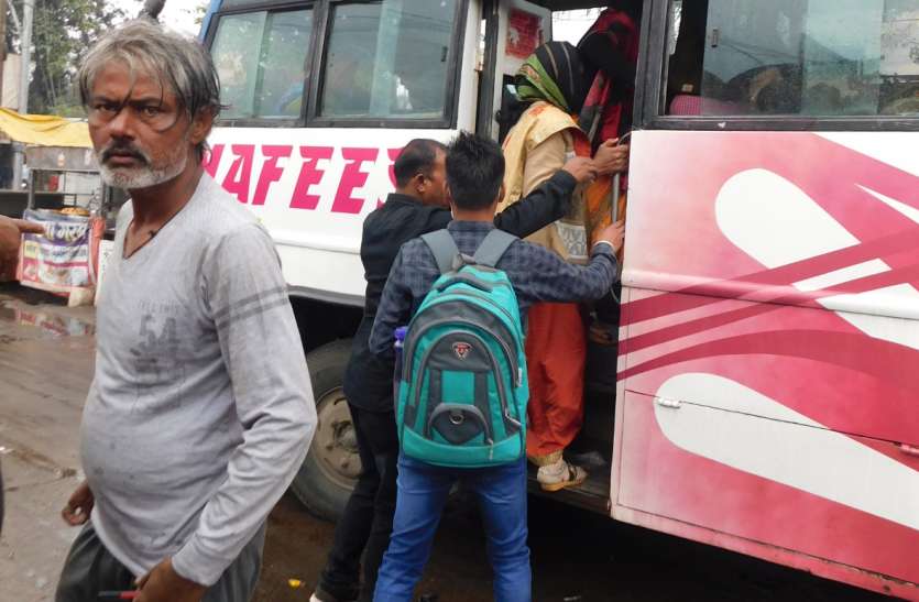 First aid box not emergency window-door फर्स्ट एड बॉक्स न आपातकालीन खिड़की-दरवाजे, हांफ रहीं जर्जर बसें