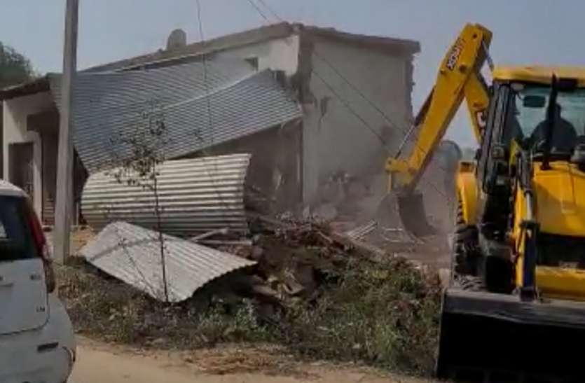थाना और तहसील के लिए आरक्षित जमीन पर ही कर लिया कब्जा थाना और तहसील के लिए आरक्षित जमीन पर ही कर लिया कब्जा