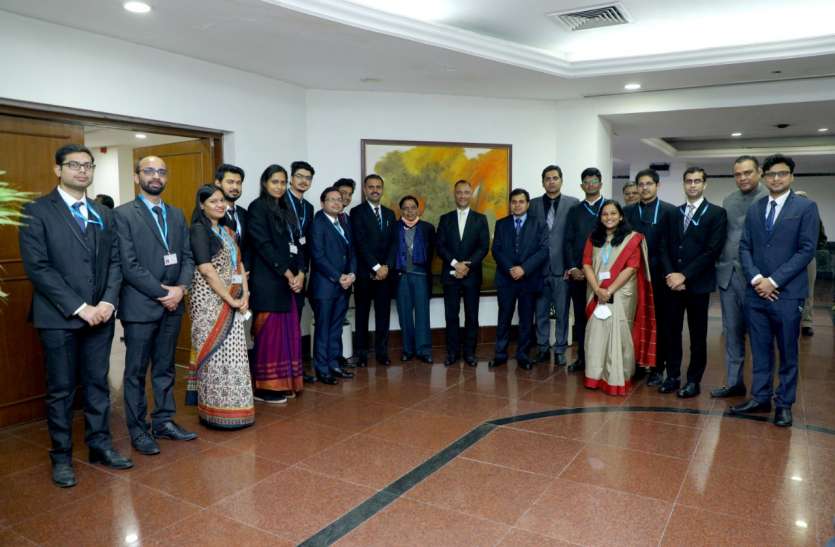 New batch of 16 DANICS officers facilitated at Delhi Secretariat DANICS के नए अधिकारियों का स्वागत, दिल्ली के मुख्य सचिव ने दिए जरूरी टिप्स