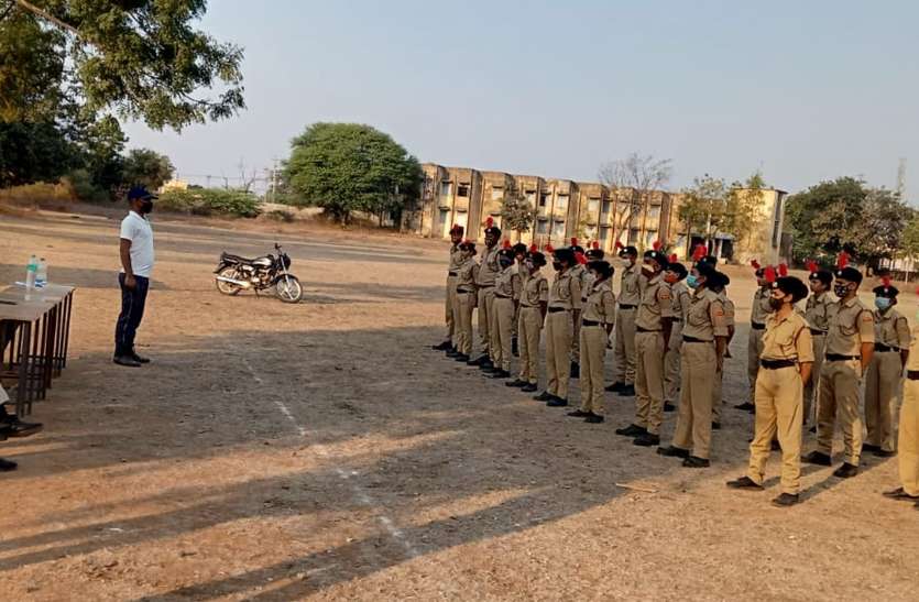 ncc camp एनसीसी कैडेट्स ने नृत्यों से दिया संस्कृति का परिचय