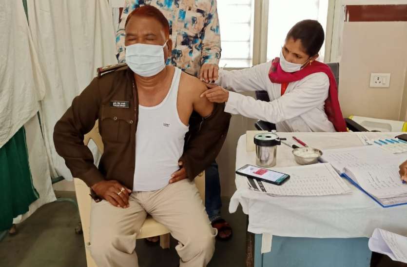 दो सप्ताह में सात सेशन हुए, फिर भी 60 फीसदी टीकाकरण दो सप्ताह में सात सेशन हुए, फिर भी 60 फीसदी टीकाकरण