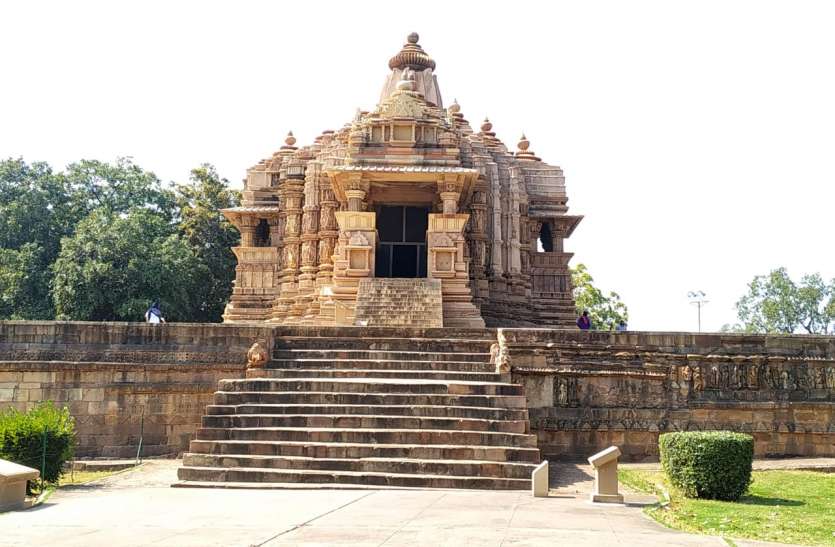 इस बार आर्ट-मार्ट का भी ले सकेंगे लुफ्त पहली बार पश्चिमी मंदिर समूह परिसर के अंदर होगा खजुराहो नृत्य महोत्सव