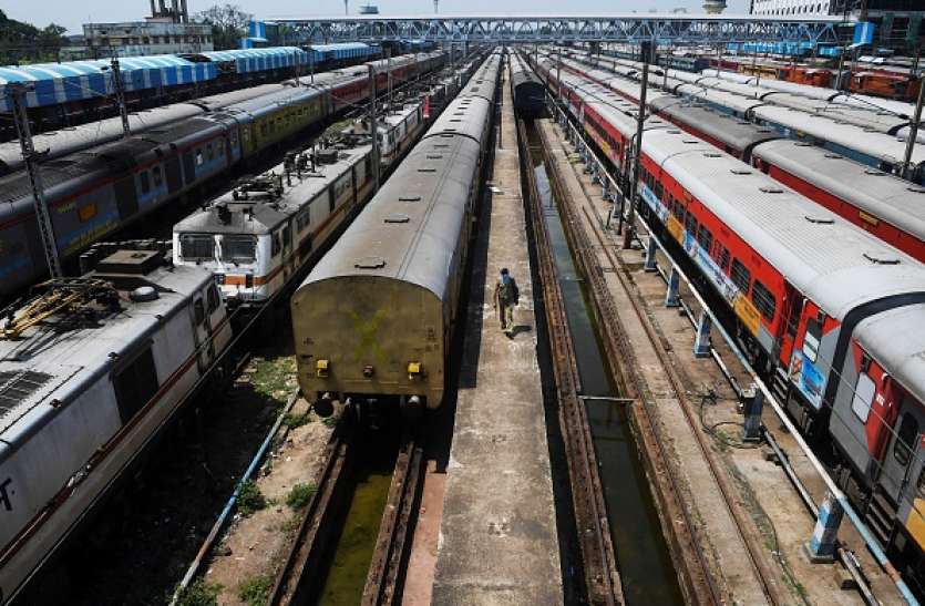 gettyimages-1208466461-594x594.jpg खत्म हुई यात्रियों की परेशानी, अब ट्रेनों में लगेंगे ऑटोमेटिक गेट वाले स्लीपर कोच