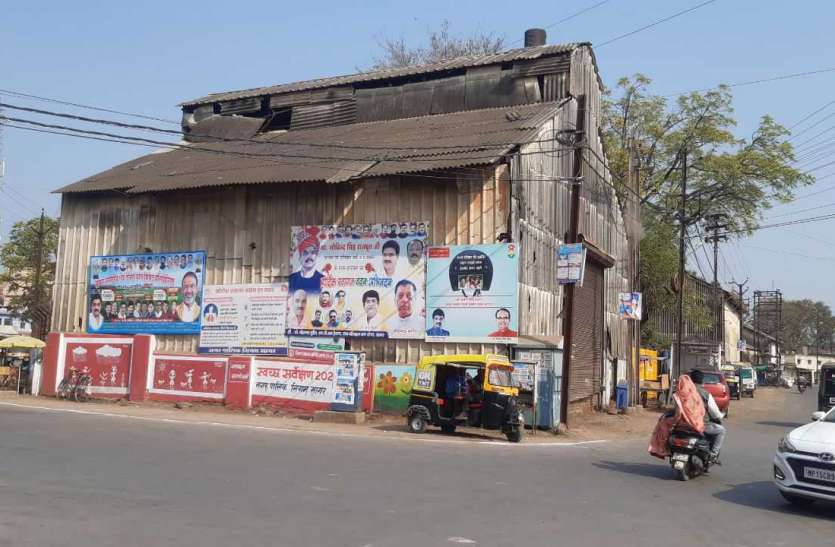 शहर में दोबारा सक्रिय हुए होर्डिंग्स माफिया शहर में दोबारा सक्रिय हुए होर्डिंग्स माफिया