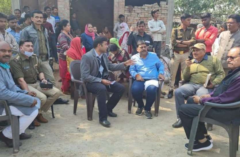 अन्ना सांड के हमले से महिला की मौत के बाद आक्रोशित ग्रामीणों ने उठाया खौफनाक कदम अन्ना सांड के हमले से महिला की मौत के बाद आक्रोशित ग्रामीणों ने उठाया खौफनाक कदम