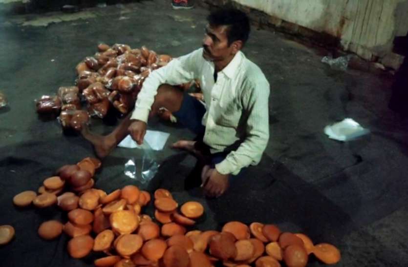 Loot तमंचा दिखाकर ब्रेकरी मालिक से डेढ़ लाख लूट ले गए बदमाश