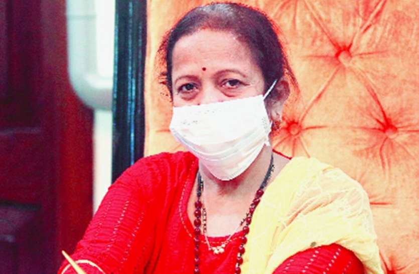 mumbai mayor कोरोना वायरस के बढ़ते मामलों को लेकर BMC परेशान, आम जनता के बीच पहुंची मुंबई की मेयर