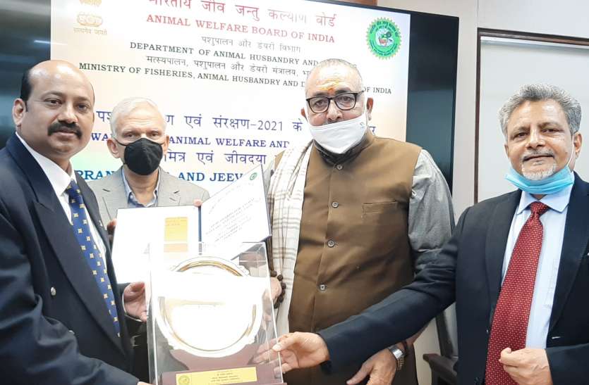 मनीष सक्सेना 'प्राणी मित्र पुरस्कार 2021' से सम्मानित मनीष सक्सेना 'राष्ट्रीय प्राणी मित्र पुरस्कार 2021' से सम्मानित