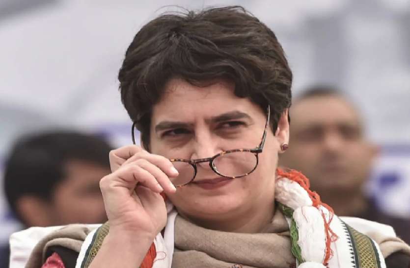 priyanka-gandhi-vadra.jpg प्रियंका की महापंचायत में सम्मान नहीं मिलने पर कई कांग्रेस नेताओं ने दिया सामूहिक त्यागपत्र