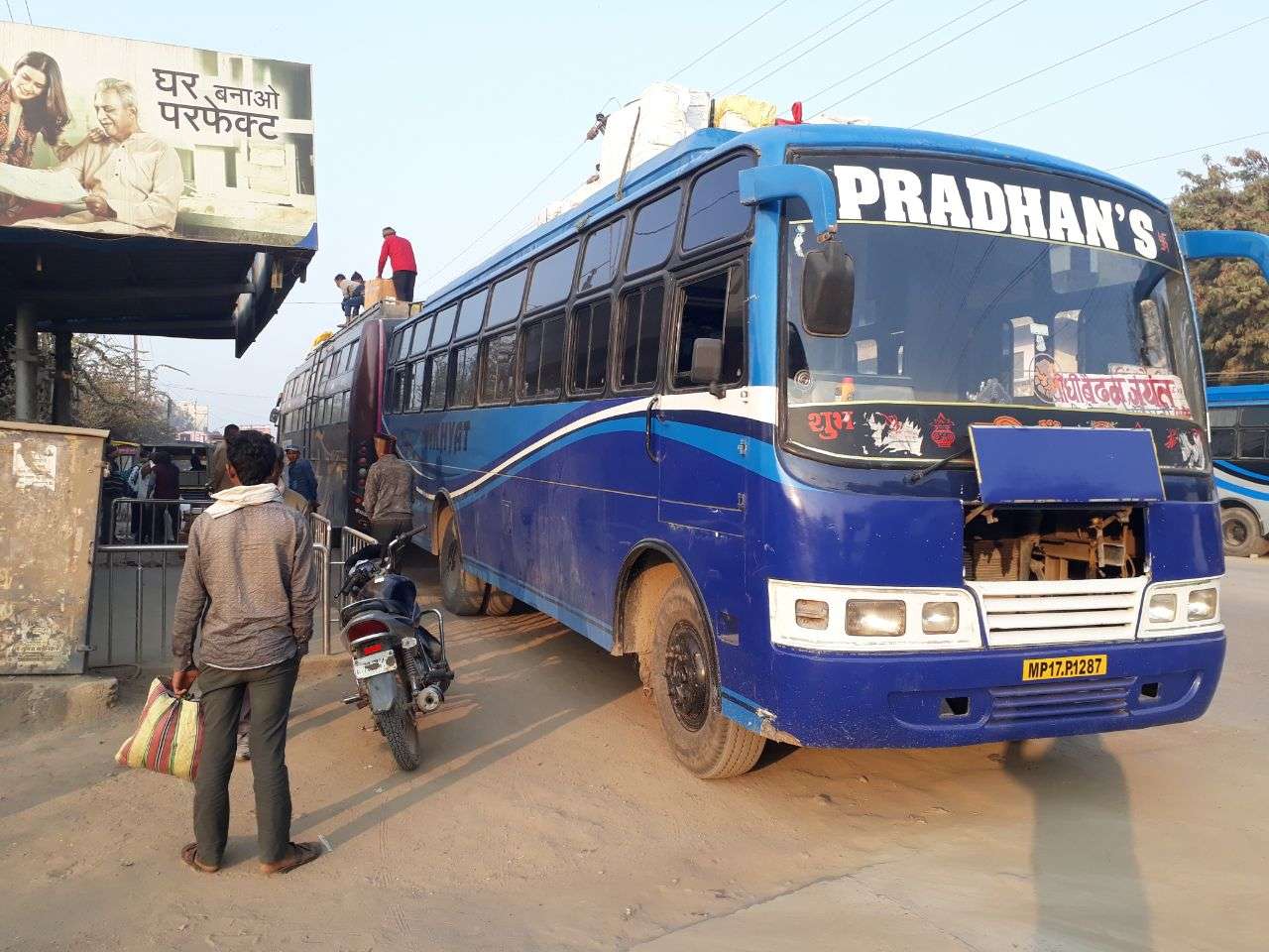 bus Operator loading overload parcel