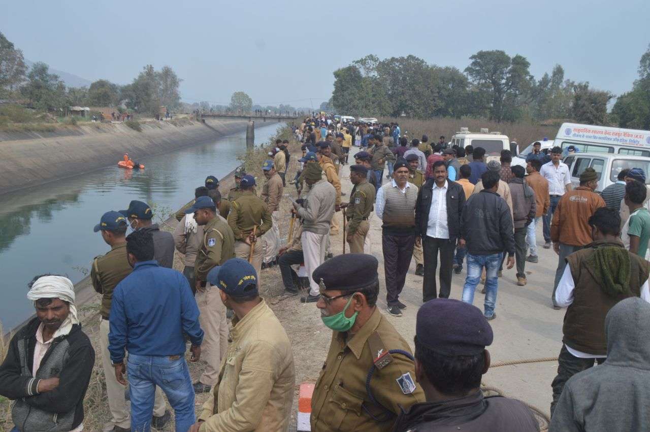 On the information of 50 passengers killed in a direct accident, they reached the spot