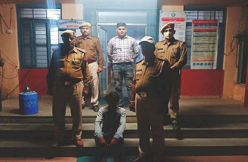पत्नी की लाठी से पीटकर हत्या करने के मामले आरोपी पति गिरफ्तार पत्नी की लाठी से पीटकर हत्या करने के मामले आरोपी पति गिरफ्तार