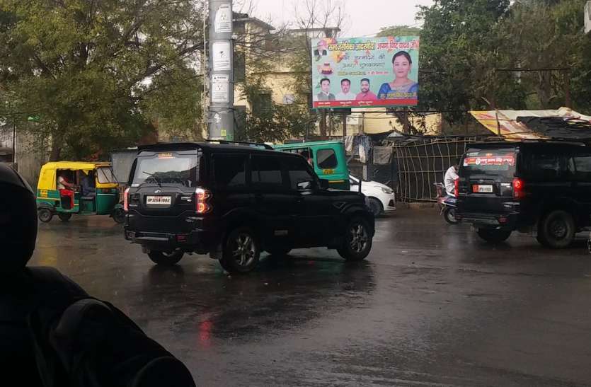 Rain in Lucknow UP Weather: गरज-चमक के साथ हुई बारिश, अगले 24 घंटों के लिए अनुमान जारी