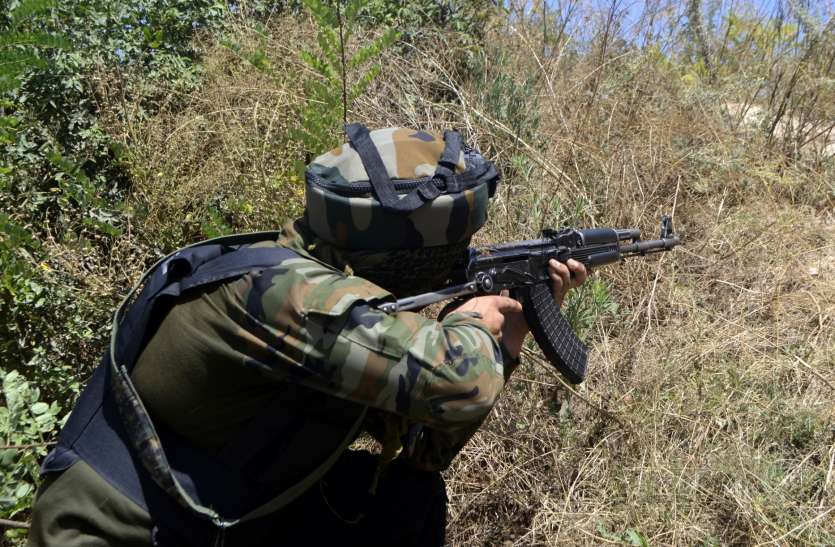 J3 terrorists shot dead, one policeman martyred in Shopian encounter शोपियां एनकाउंटर में सुरक्षाबलों ने मार गिराए 3 आतंकी, एक पुलिसकर्मी शहीद