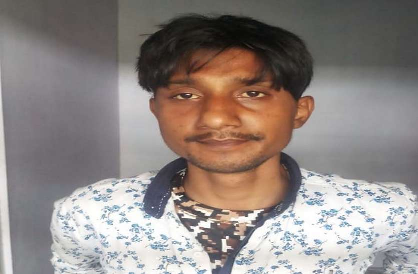 वाहन चुराने वाले बदमाश गिरफ्तार वाहन चुराने वाला बदमाश गिरफ्तार