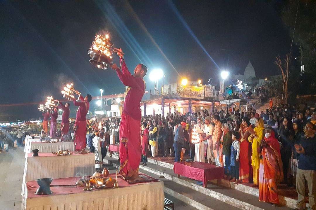 मां नर्मदा का पूजन