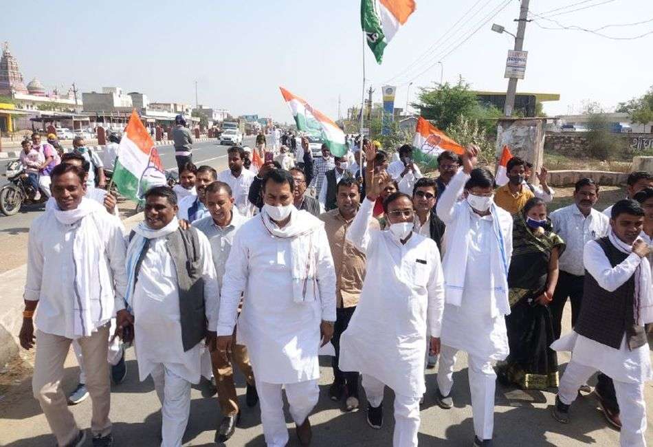 किसान विरोधी कानूनों को वापस लेना ही होगा-मुरारी