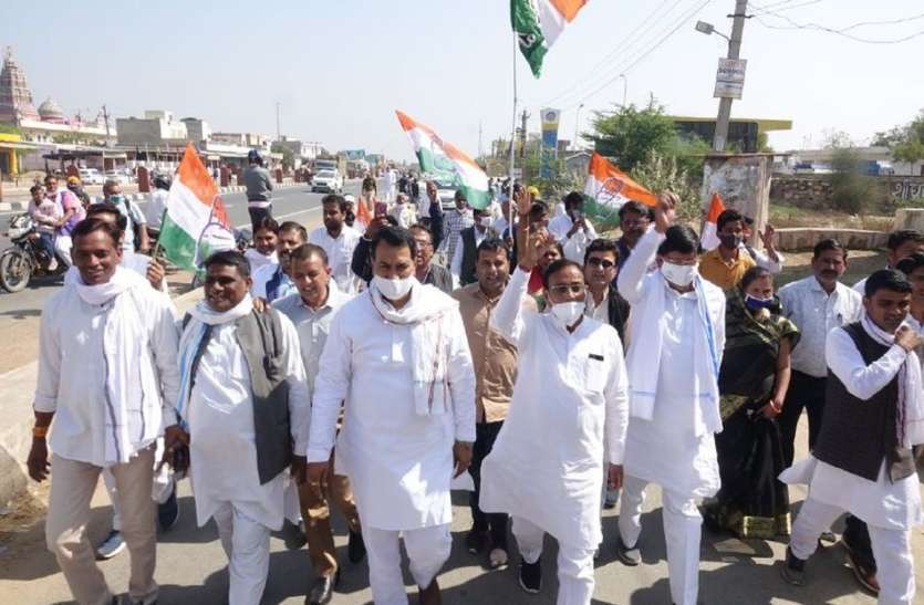किसान विरोधी कानूनों को वापस लेना ही होगा-मुरारी किसान विरोधी कानूनों को वापस लेना ही होगा-मुरारी