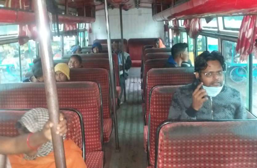 Insane RTO and district administration even after direct bus accident, सीधी बस हादसे के बाद भी बेसुध आरटीओ व जिला प्रशासन, अबतक बसों की नहीं हुई जांच