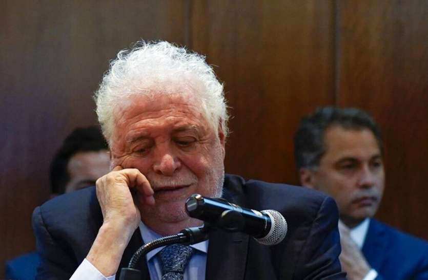 argentina health minister Coronavaccine: टीका लगाने की सिफारिश करने पर अर्जेंटीना के स्वास्थ्य मंत्री से मांगा इस्तीफा