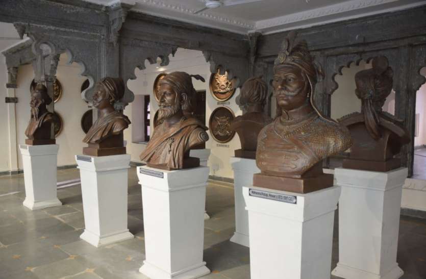 bagore_ki_haveli.jpg उदयपुर की बागोर की हवेली में जुड़ा नया आकर्षण, शाही गाथा गैलेरी में महापुरुषों के फाइबर स्कल्पचर