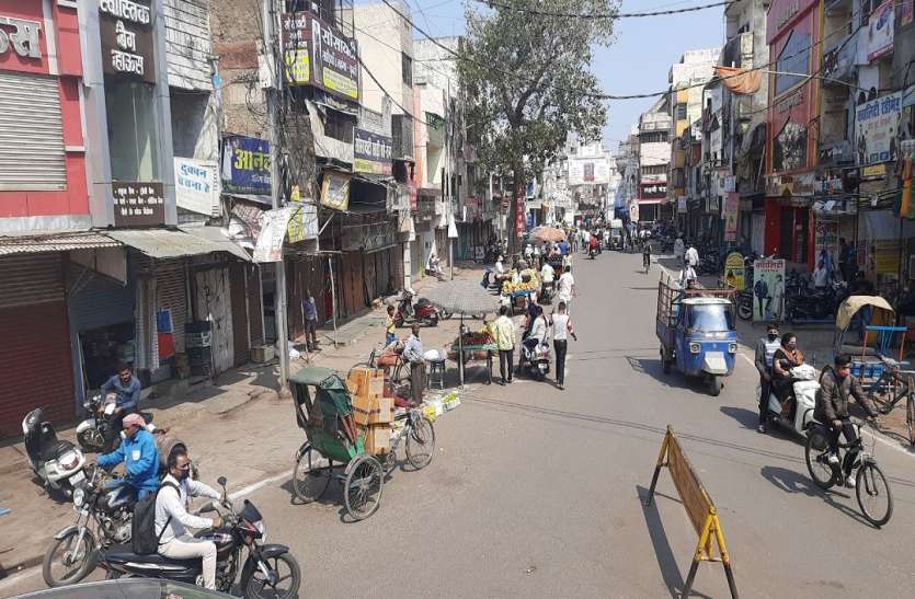 पेट्रोल डीडल की कीमतों में वृद्धि के खिलाफ कांग्रेस का बंद पेट्रोल-डीजल की बढ़ती कीमतों के खिलाफ MP में Congress का बंद, देेखें तस्वीरें...